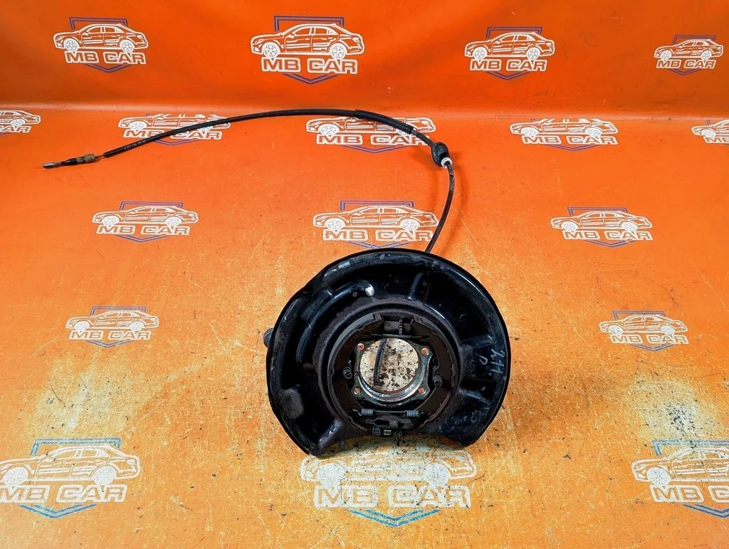 Кулак подвески задний правый Mercedes-Benz