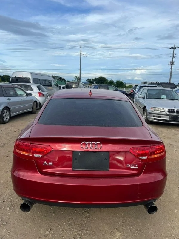 Фонарь задний правый внутренний Audi A5 2010 8T0945094A 8T CDNC, задний правый