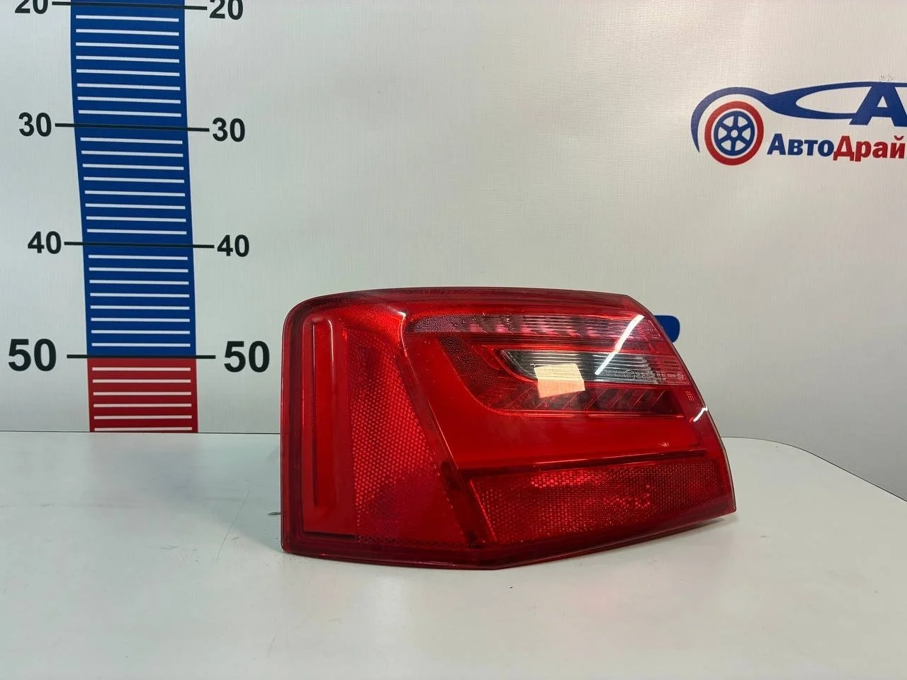 Фонарь задний левый наружный Audi A6 2012 4G5945095A CHVA