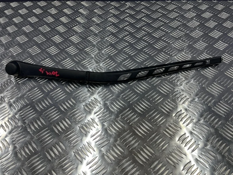 Поводок стеклоочистителя передний левый BMW 5 2004 61617198597 E60 M54B30