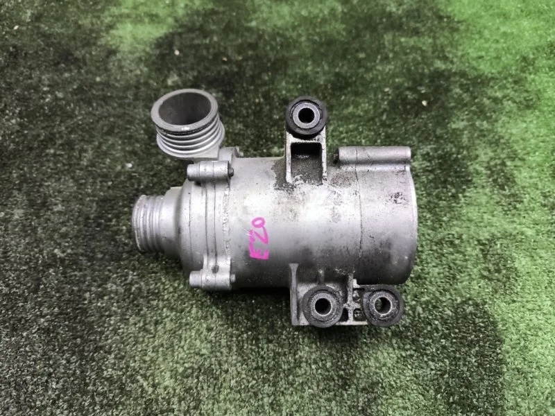 Насос водяной (помпа) BMW 4 2015 11515A81BE9 F32 N20B20B