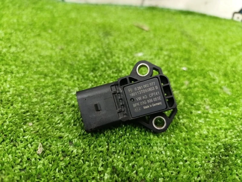 Датчик абсолютного давления Audi A4 2016 03G906051E B9 CYR