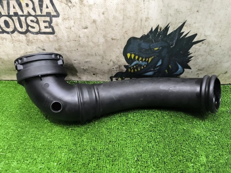 Патрубок интеркулера BMW 4 2015 13717605044 F32 N20B20B