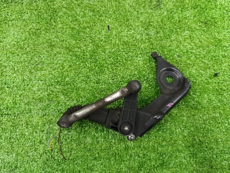 Датчик высоты дорожного просвета Audi A4 2014 1T0907503A B8 CDN