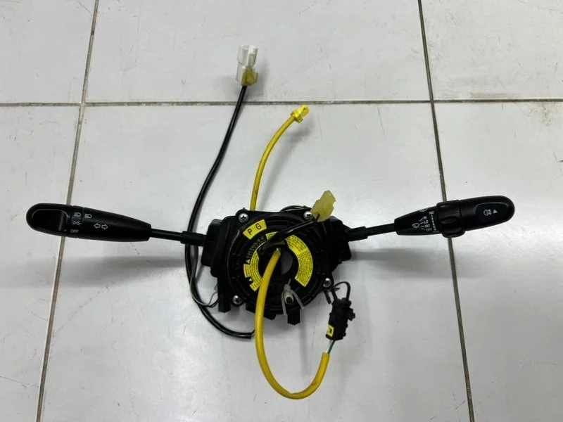 Блок подрулевых переключателей Chevrolet Aveo T250