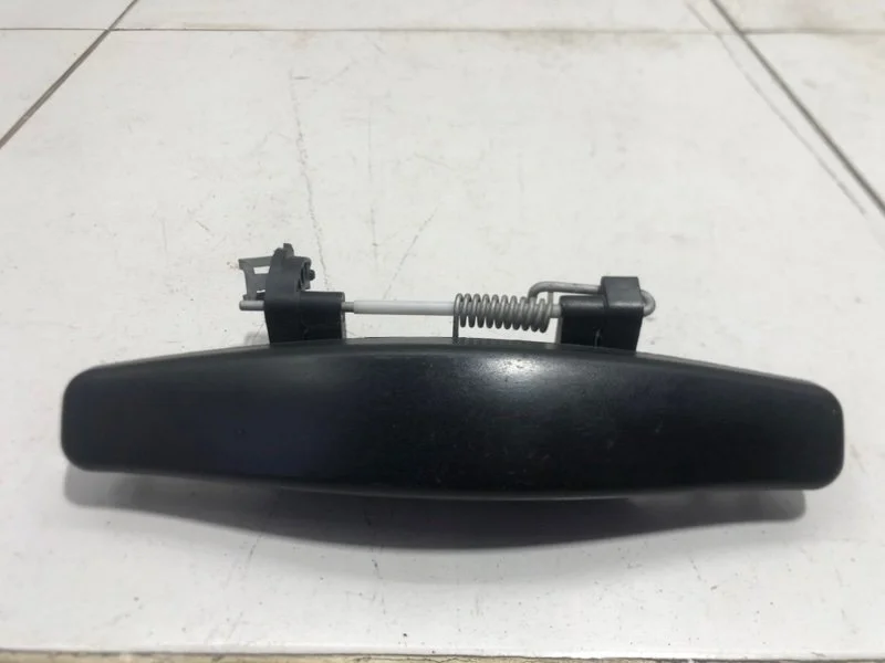 Ручка двери наружная правая Renault Duster 1