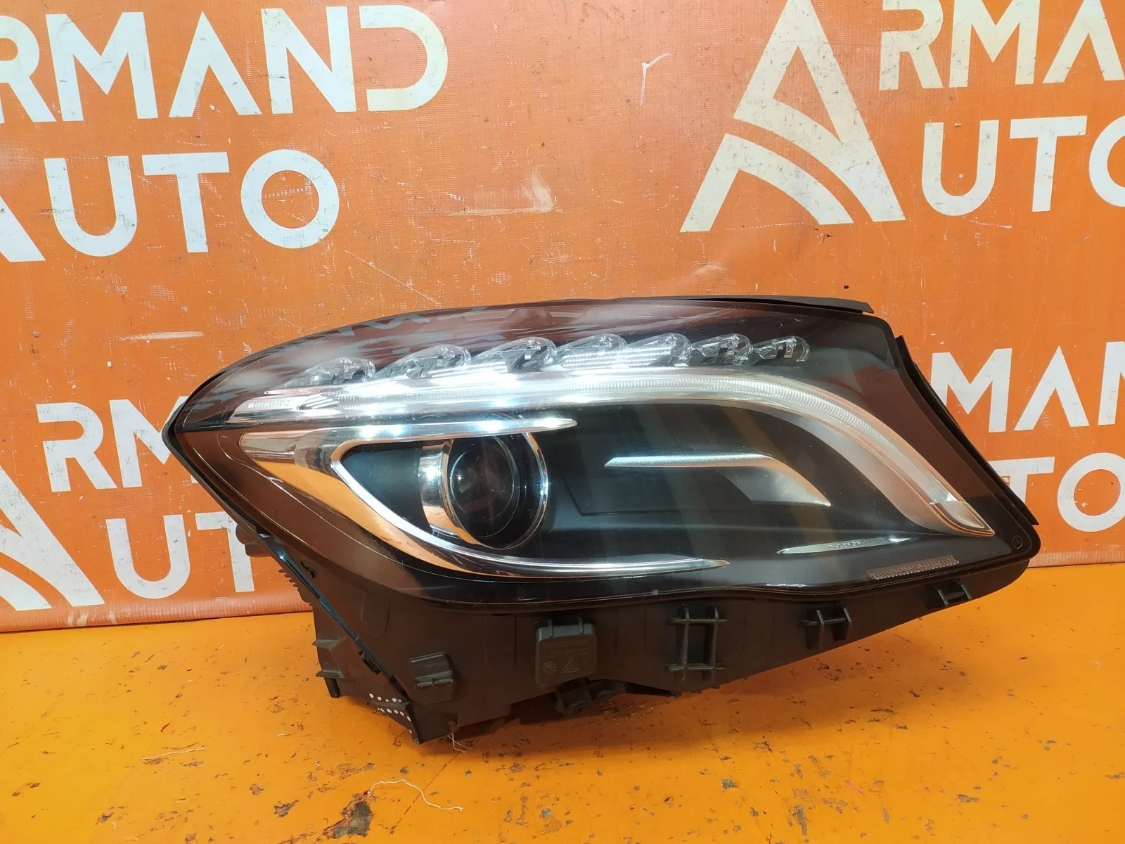 Фара Mercedes GLA-Class 2013-2017 X156