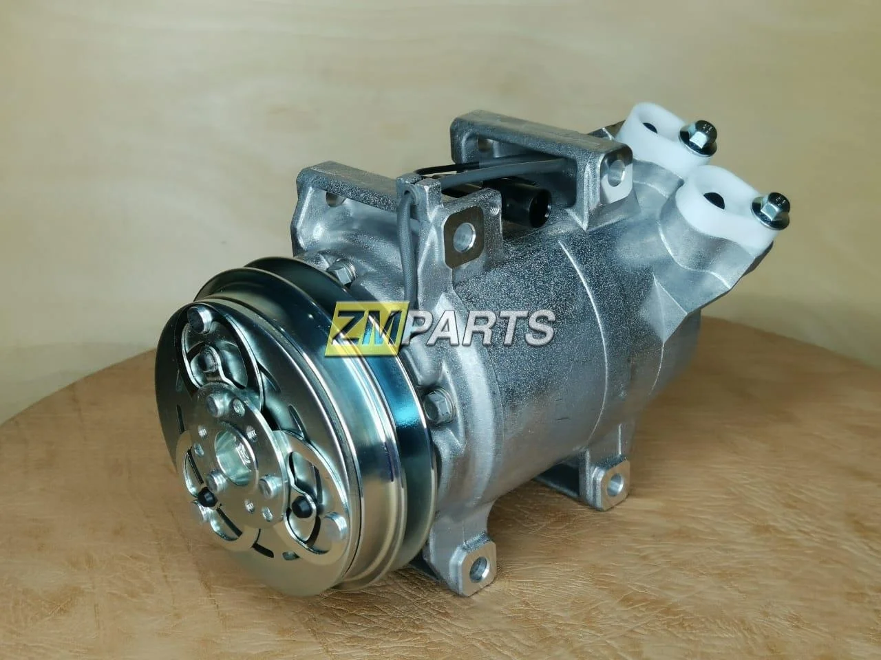 Компрессор кондиционера Митсубиси Паджеро,л200 нов