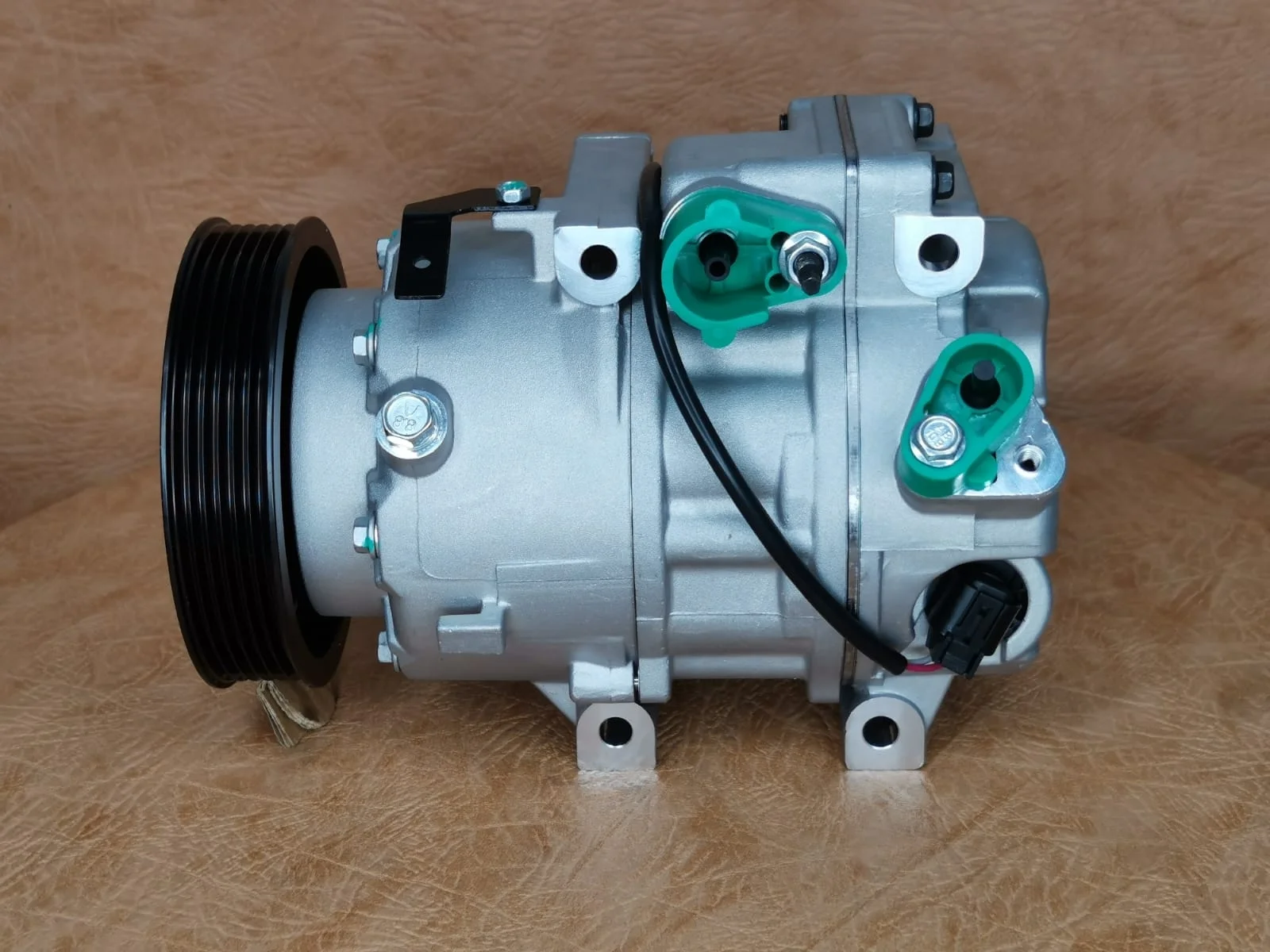 Компрессор кондиционера Equus, Генесис 977013N700