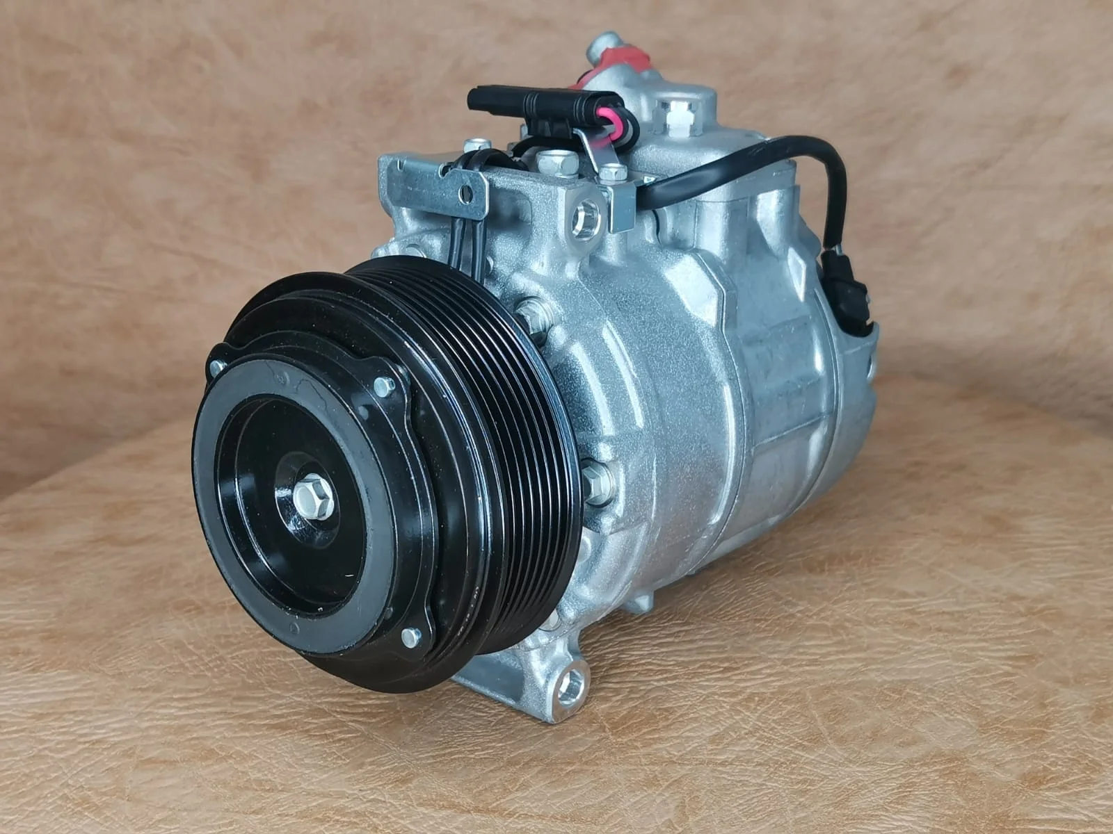 Компрессор кондиционера БМВ Х5, Х6, 5, 7 новый