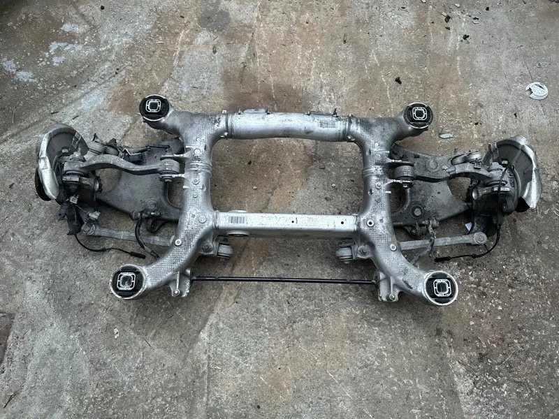 Балка заднего моста в сборе BMW 550iX 2014 33316799103 F10 N63B44B