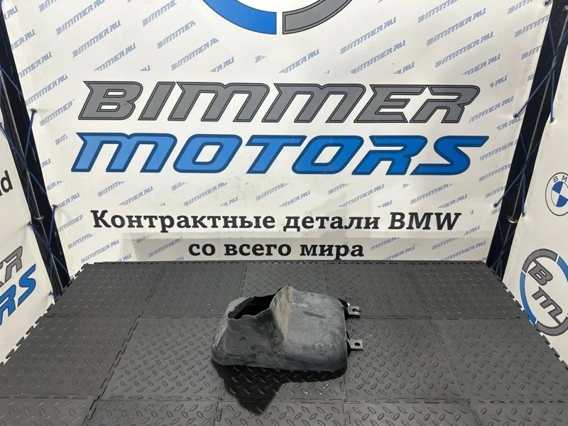 Воздуховод масляного радиатора BMW 51747210488 F25 N55B30A, правый