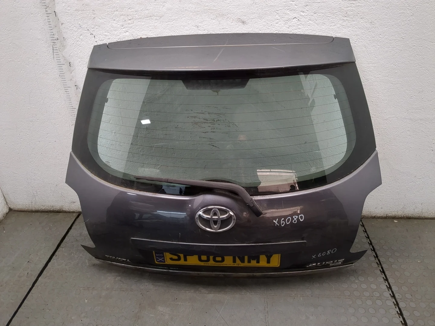 Крышка (дверь) багажника Toyota Auris E15 2006-2012 КПП 5-ст.мех.(МКПП) 1ZR-FE Бензин 1.6 л Инжектор