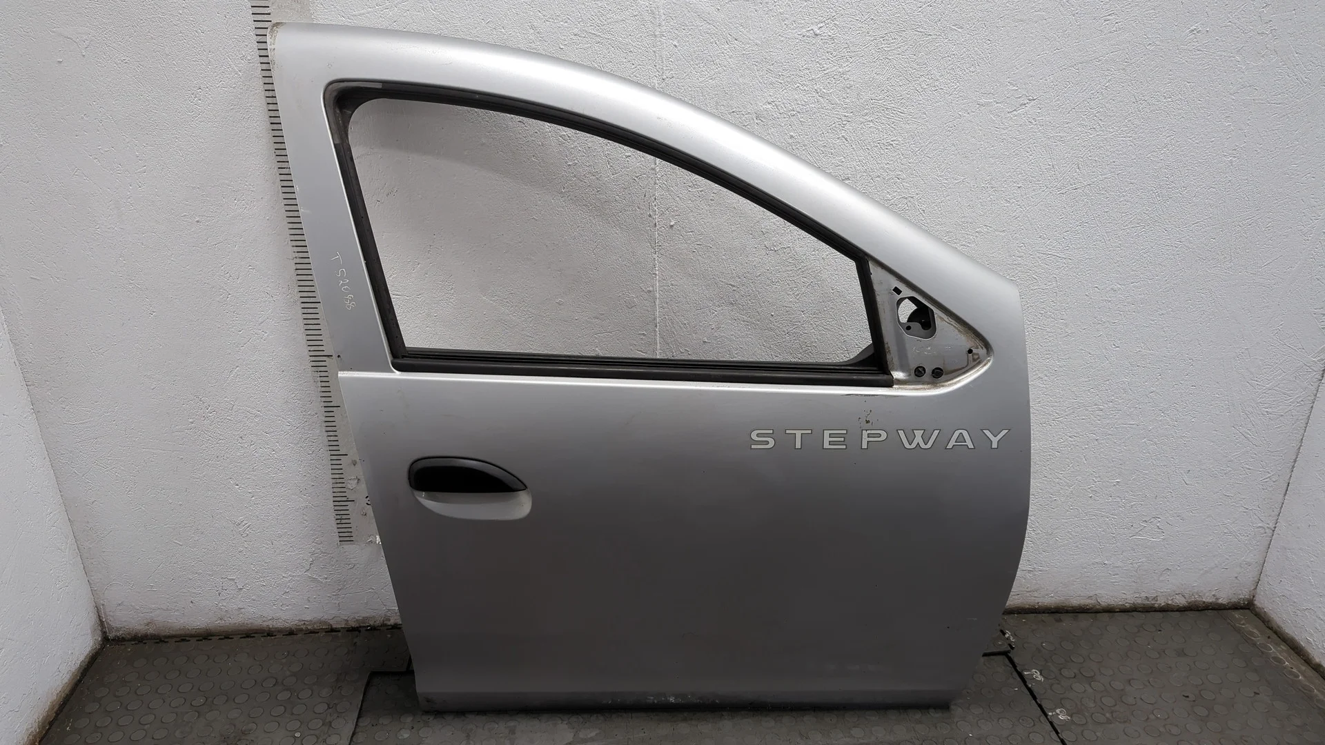 Дверь боковая (легковая) Dacia Sandero 2013-2020 КПП 5-ст.мех.(МКПП) K9K 612 Дизель 1.5 л DCI