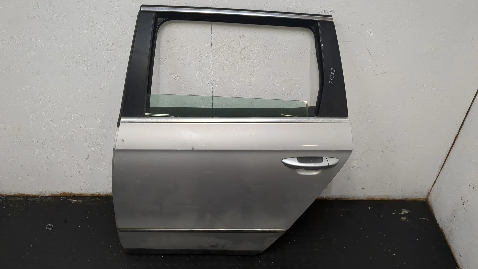 Дверь боковая (легковая) Volkswagen Passat 6 2005-2010 КПП 6-ст.мех.(МКПП) BKP Дизель 2 л TDI