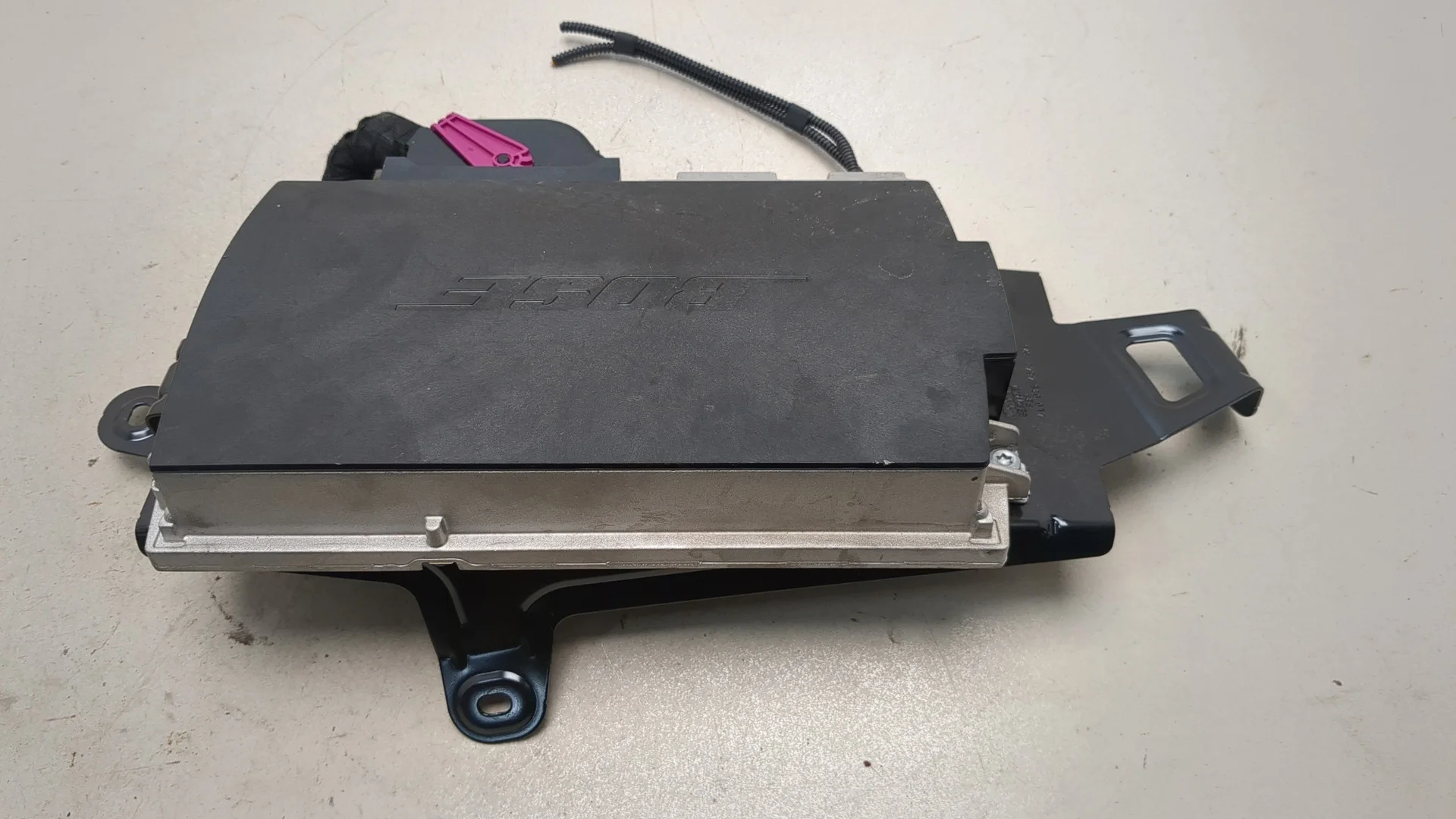 Усилитель магнитолы Audi Q7 2005-2015 КПП автомат 4х4 (АКПП) CTWB Бензин 3 л TFSI