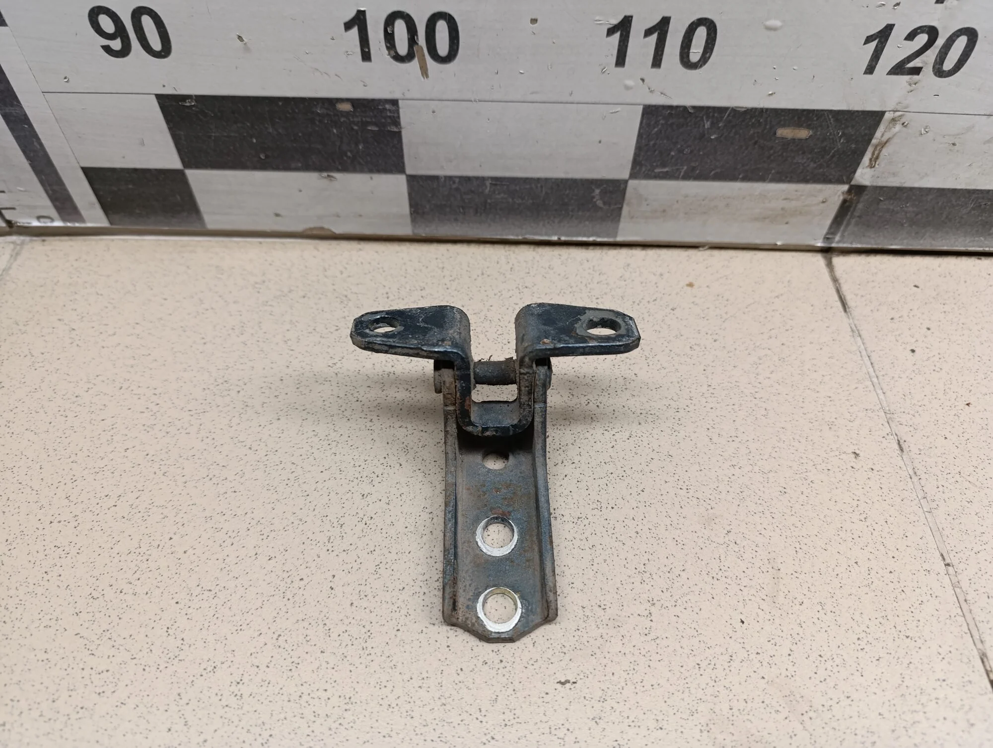 Петля двери L200 (KB) 2006-2016