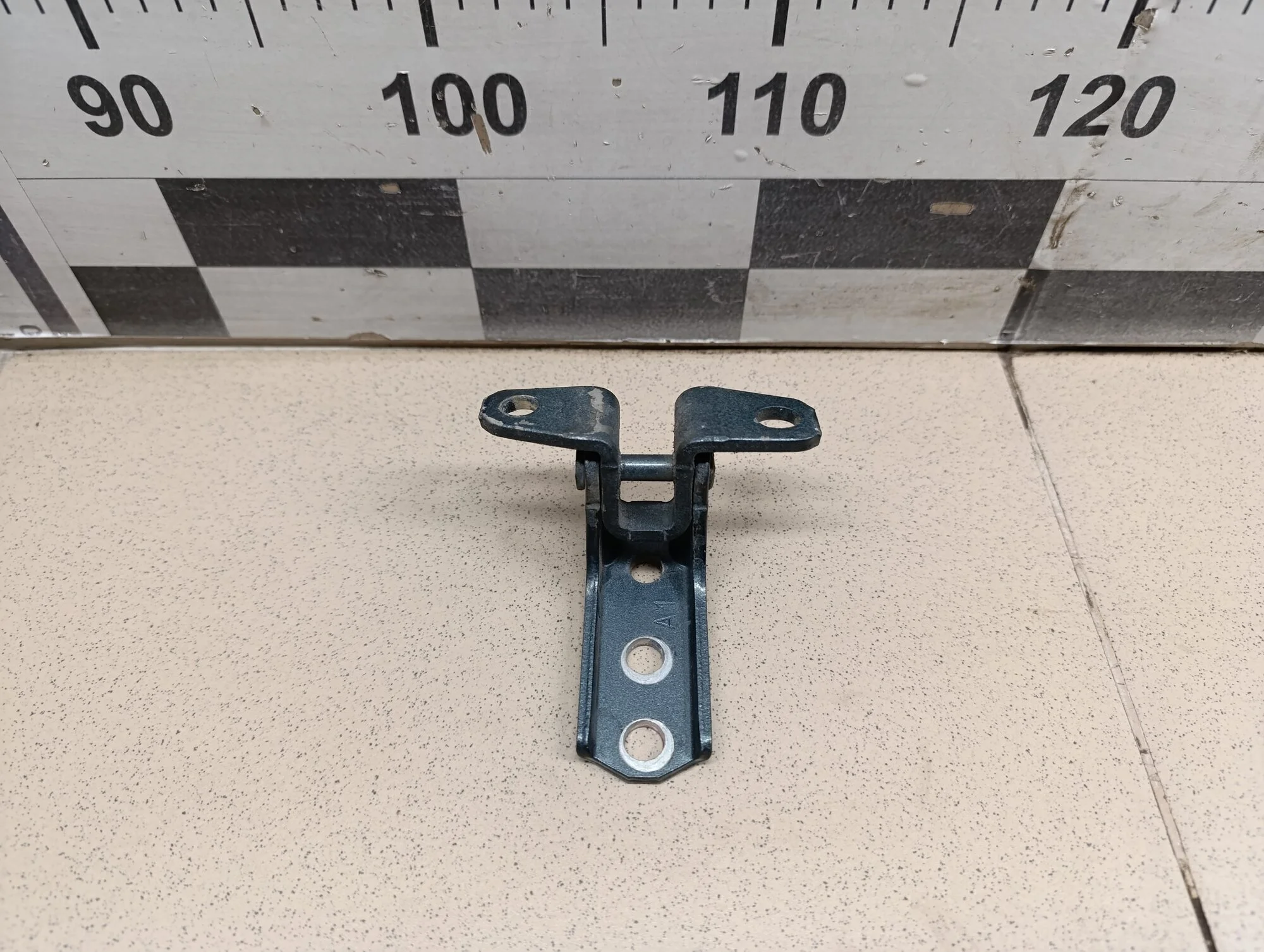 Петля двери L200 (KB) 2006-2016