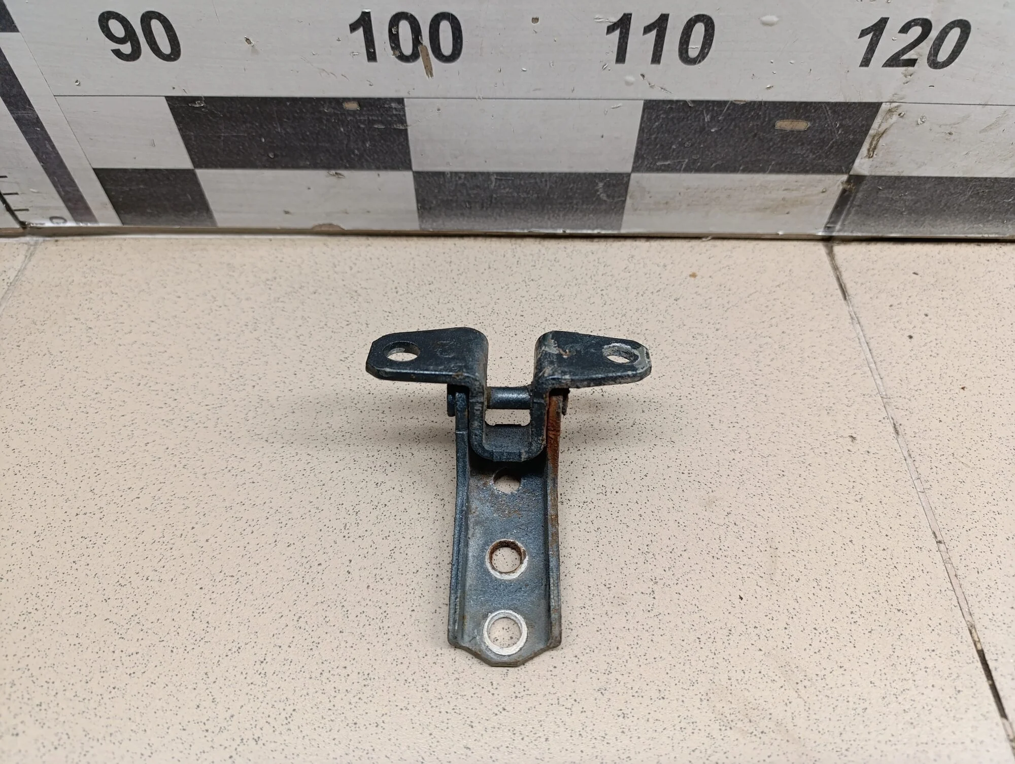 Петля двери L200 (KB) 2006-2016