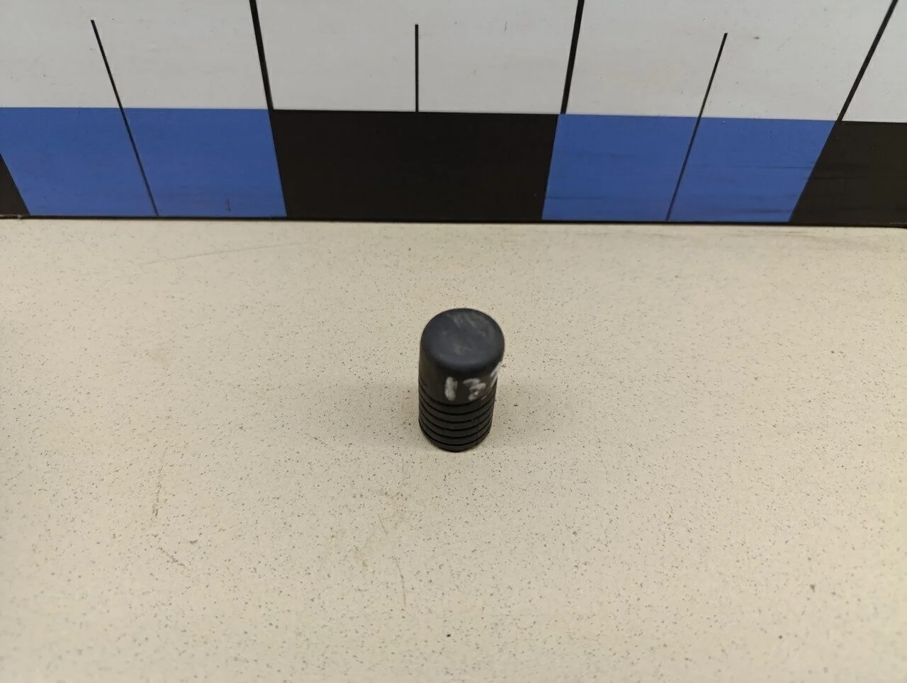 Отбойник капота Solaris 2010-2017