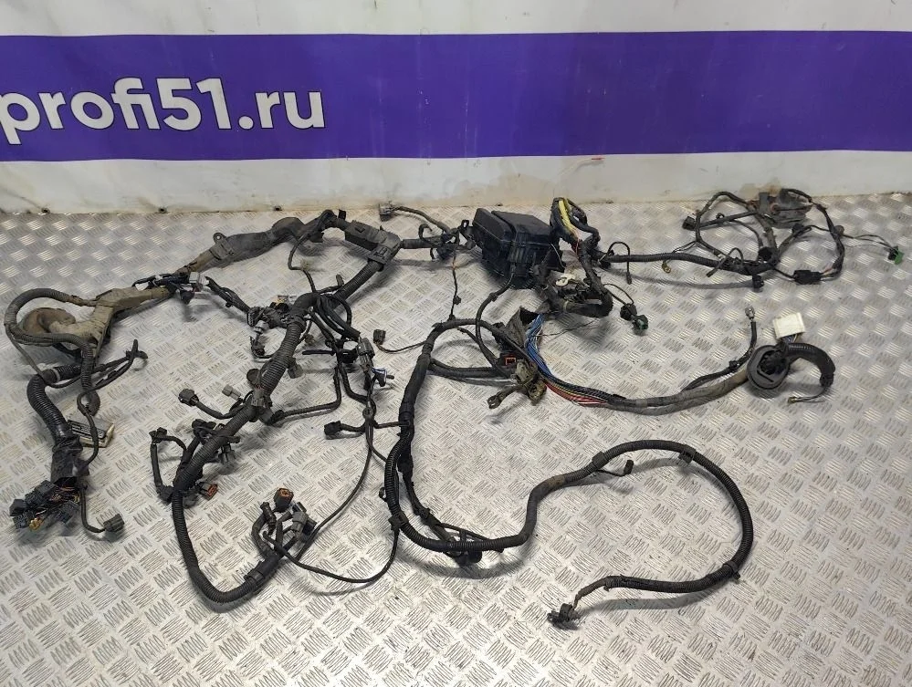 Проводка подкапотная Mitsubishi Outlander 1