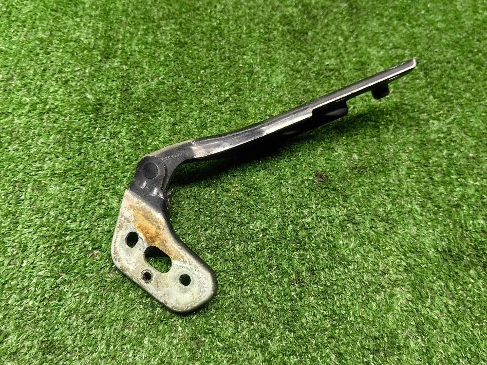 Петля капота правая Audi A6 С6