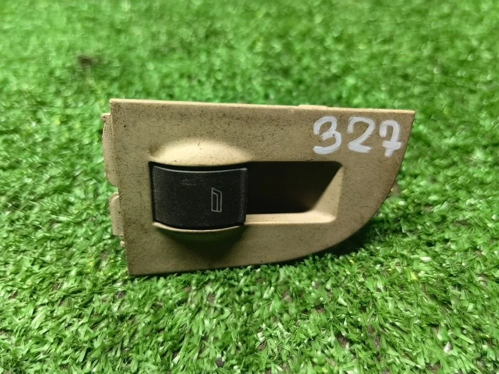 Кнопка стеклоподъемника Audi A6 C5