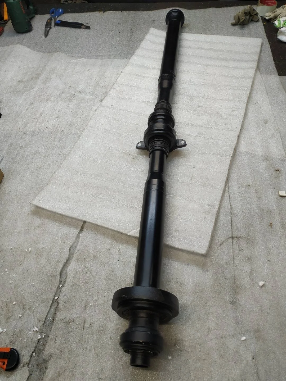 карданный вал задний Volkswagen Touareg 2 7P6 2011