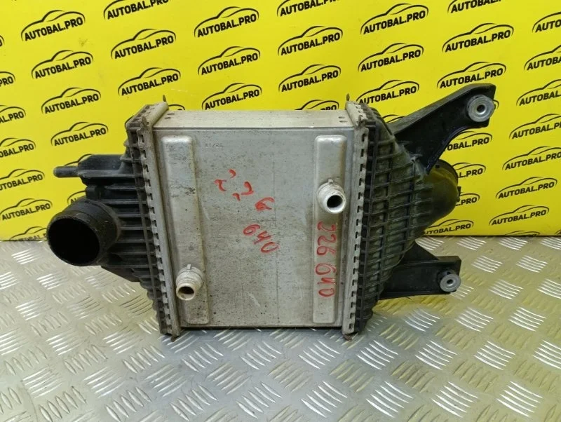 Интеркулер Land Rover Discovery V (2016-Н.в.) 2018 LR062405 3.0 D 30DDTX