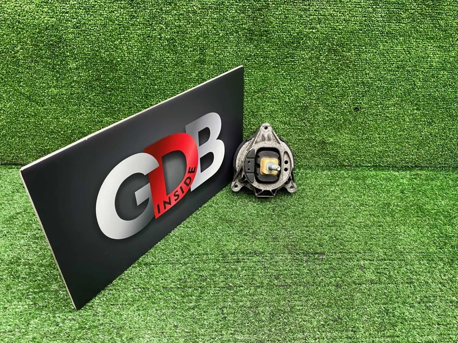 Подушка двигателя BMW 1 series 22.06.2015 22116854251 F20 N13B16A, передняя левая