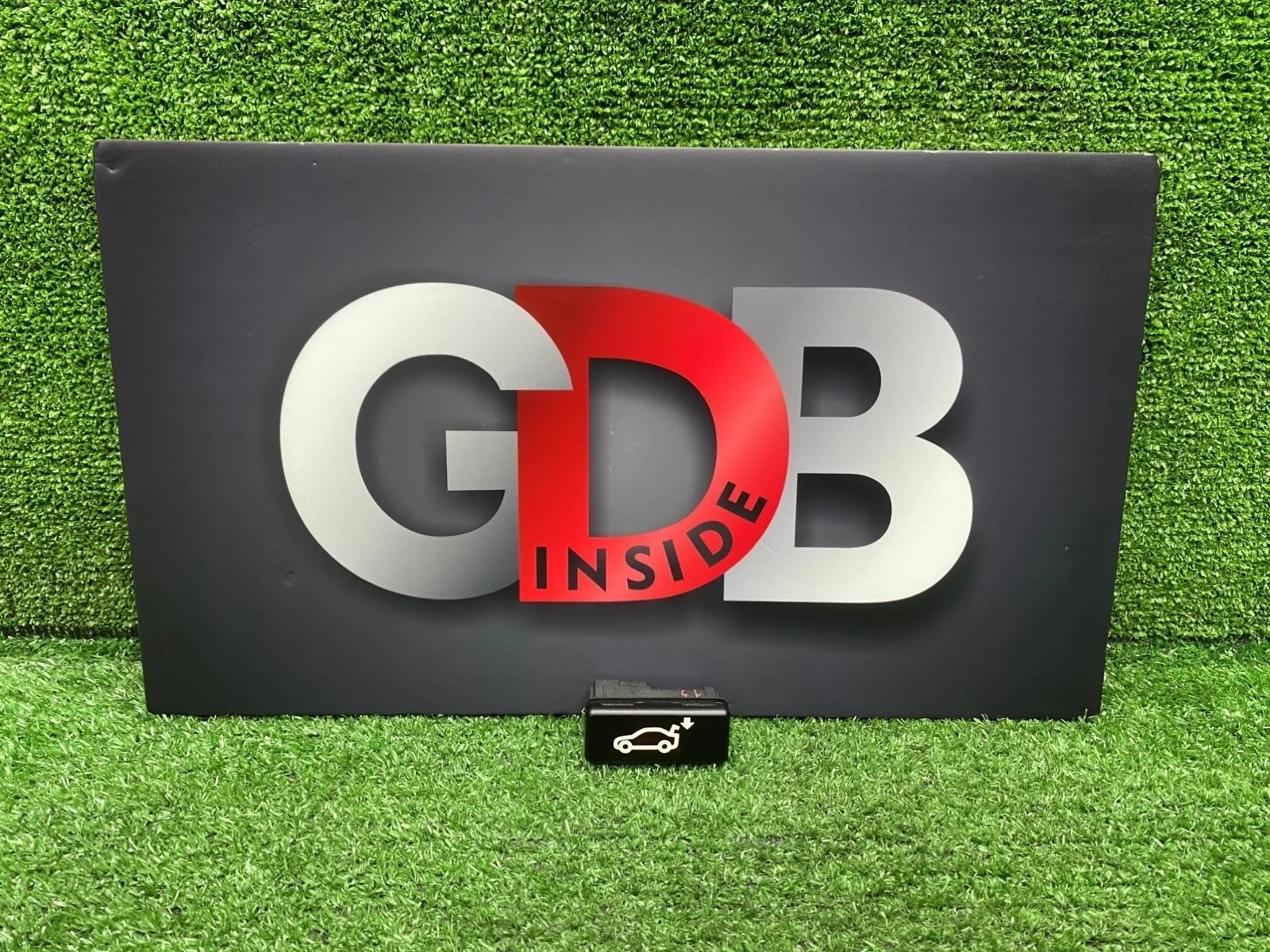 Кнопка открытия багажника BMW X5 17.09.2012 61318375580 E70 N57D30A