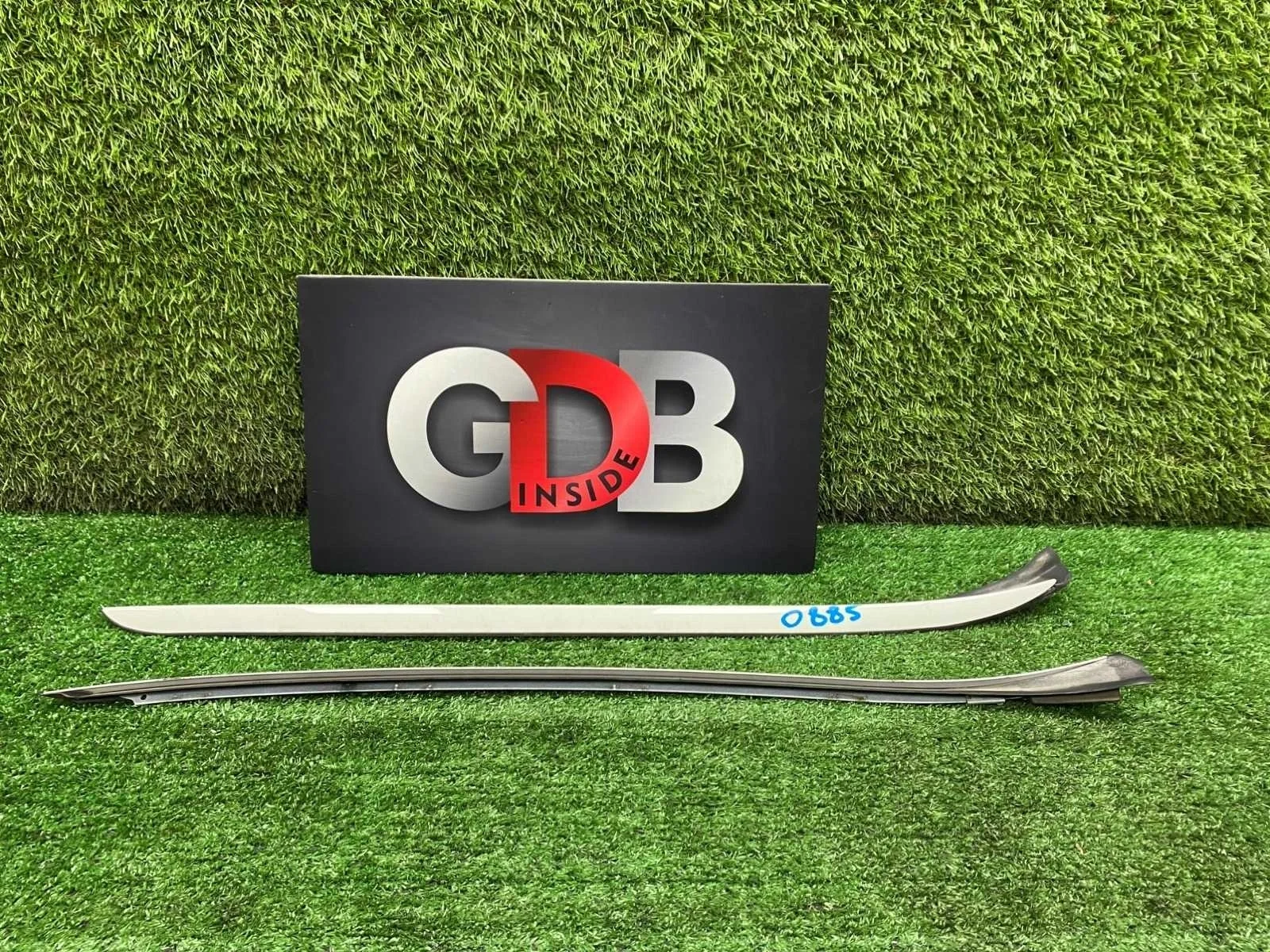 Молдинг лобового стекла BMW 3 series 04.11.2009 51137184001 E90 N46B20B