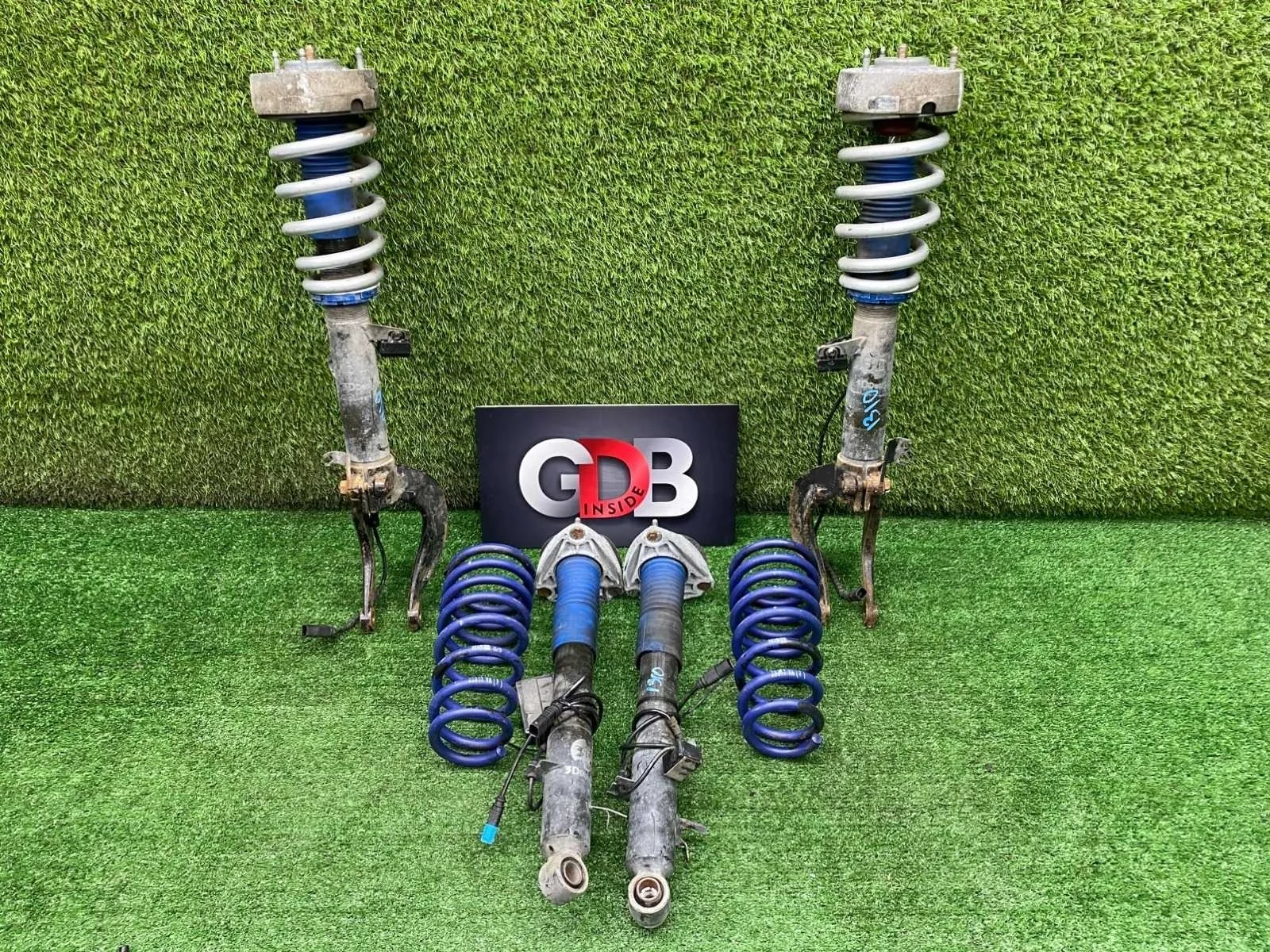 Комплект амортизаторов в сборе BMW X5 22.10.2013 37106875083 F15 N57D30A