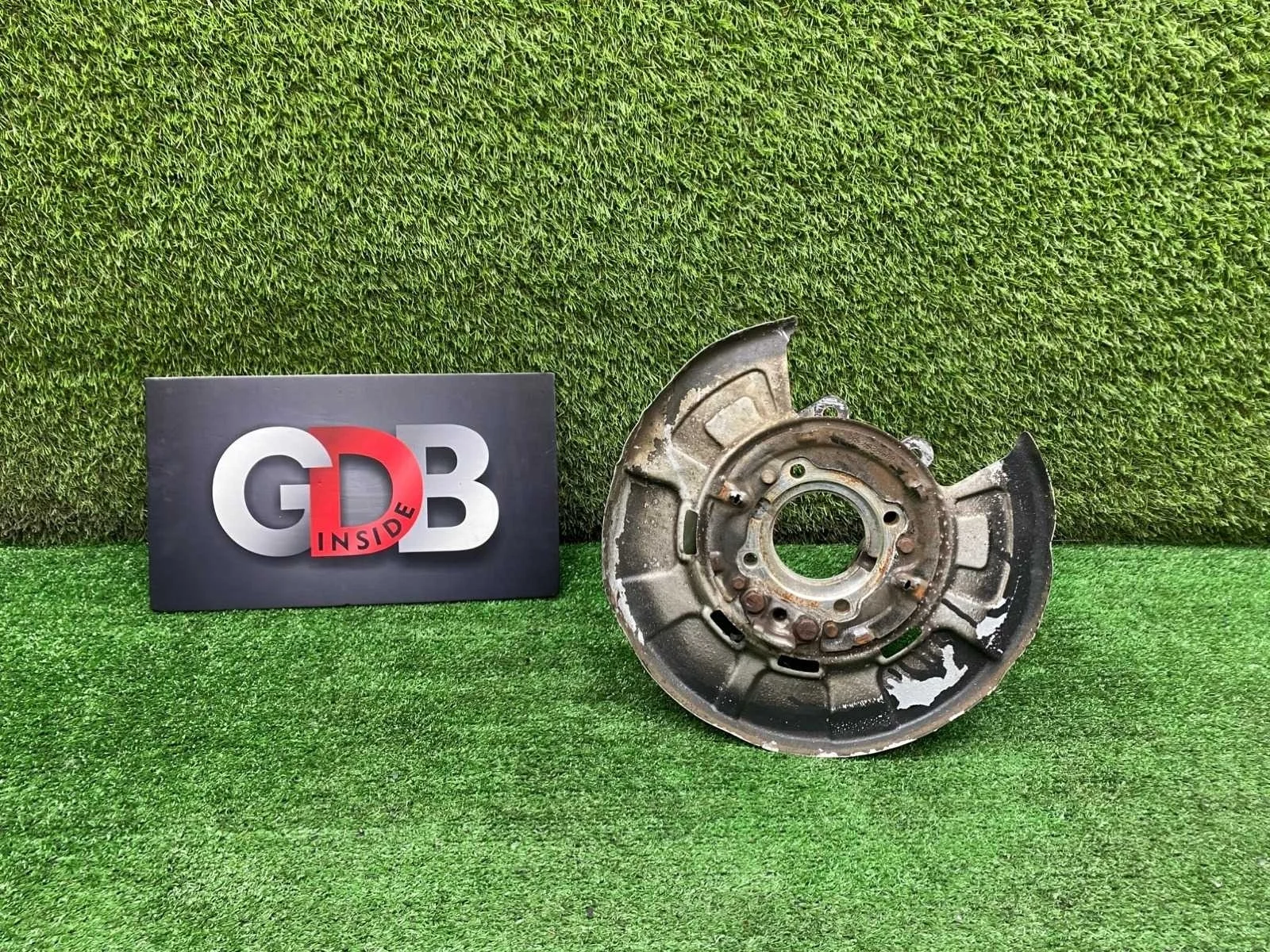 Кулак поворотный BMW X5 22.10.2013 33326879102 F15 N57D30A, задний правый