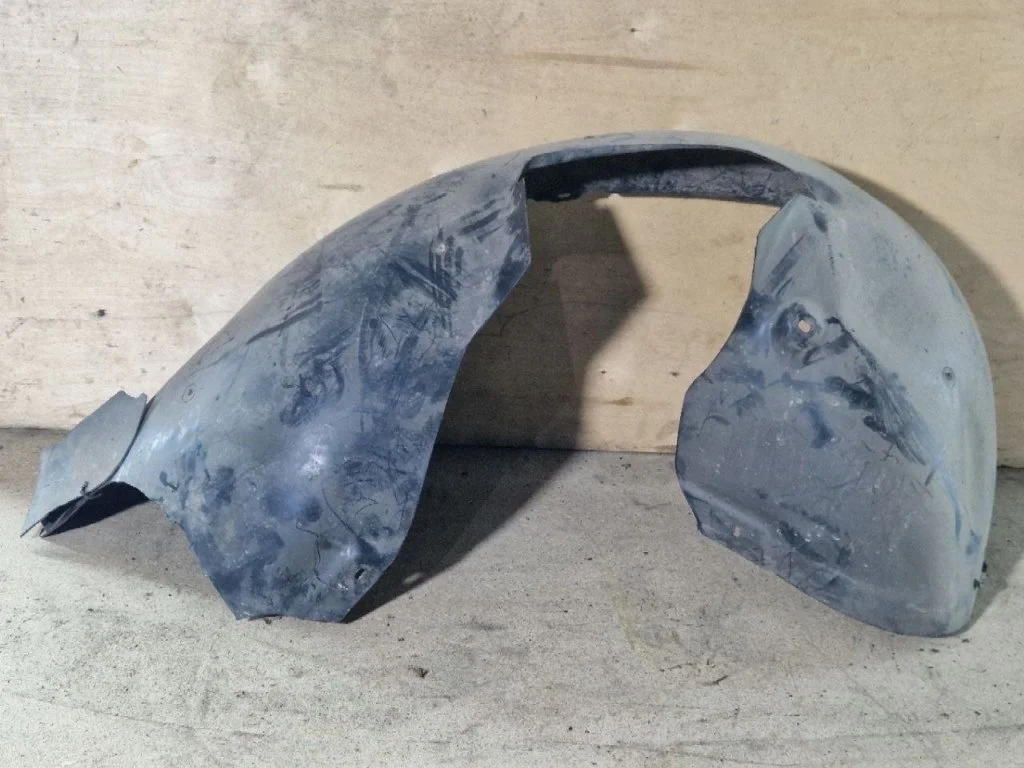 Подкрылок Volkswagen Passat B6 2006