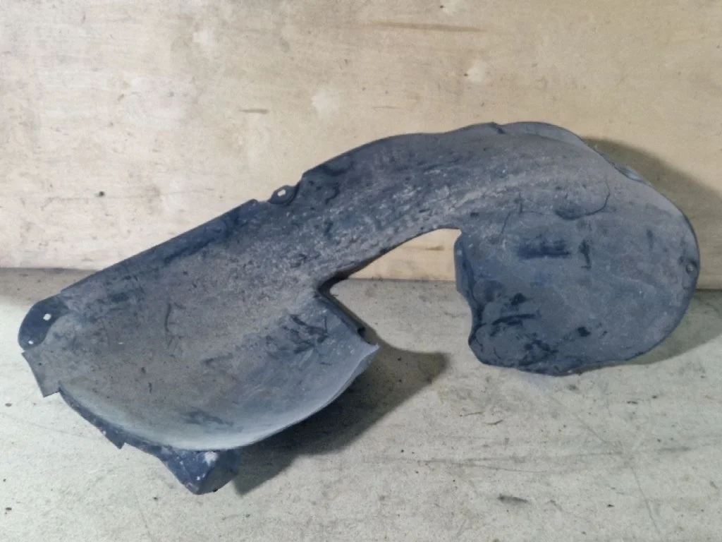 Подкрылок Volkswagen Passat B6 2006