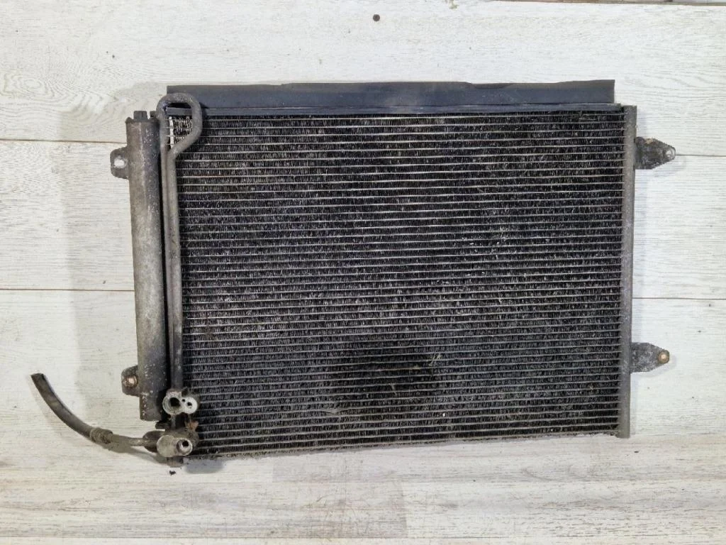 Радиатор кондиционера Volkswagen Passat B6 2006