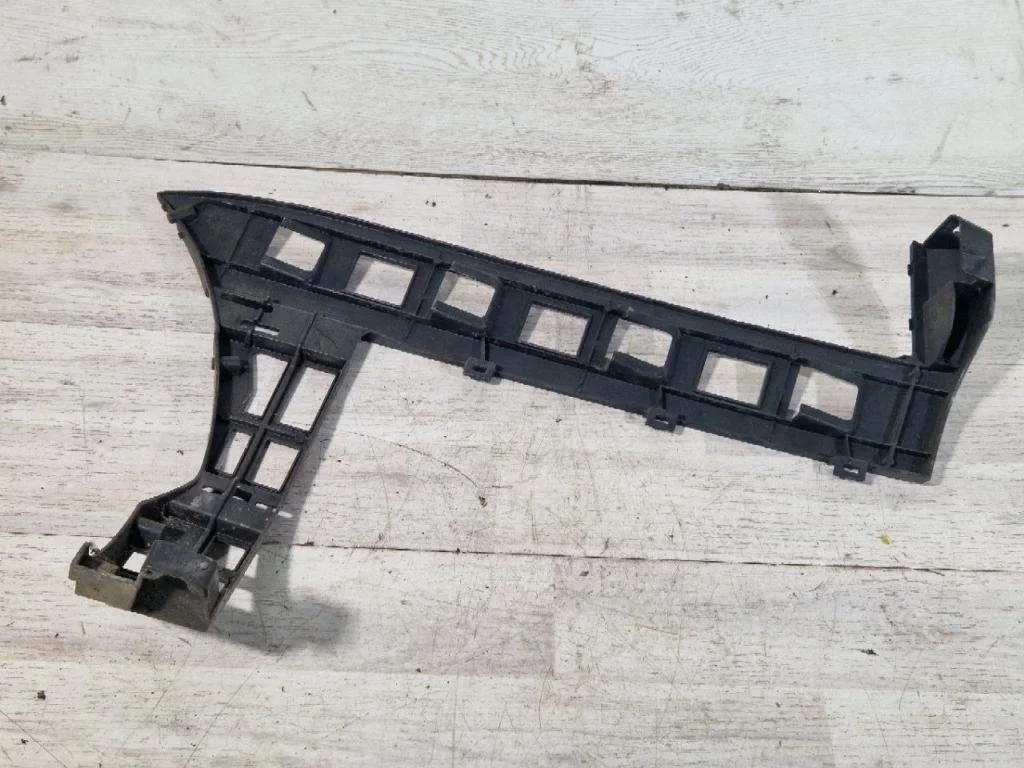 Кронштейн бампера Volkswagen Passat B6 2006