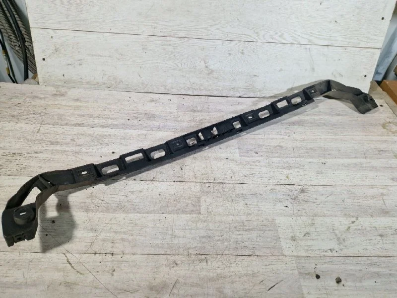 Кронштейн бампера Volkswagen Passat B6 2006