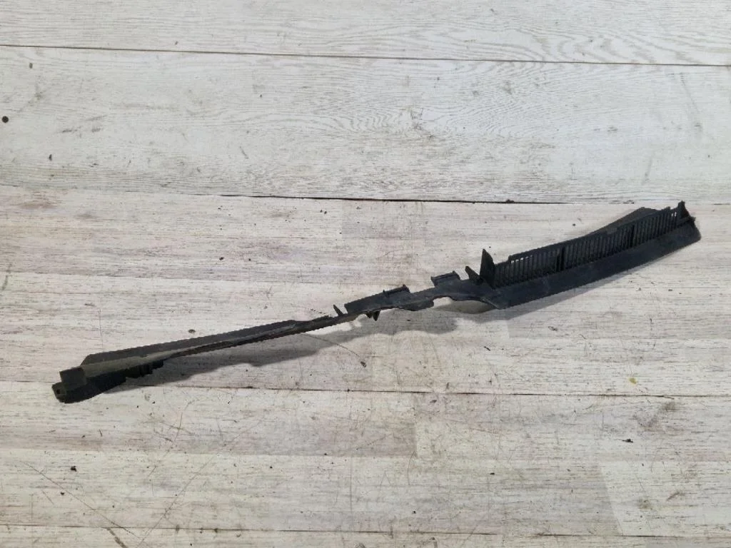 Воздухозаборник Volkswagen Passat B6 2006