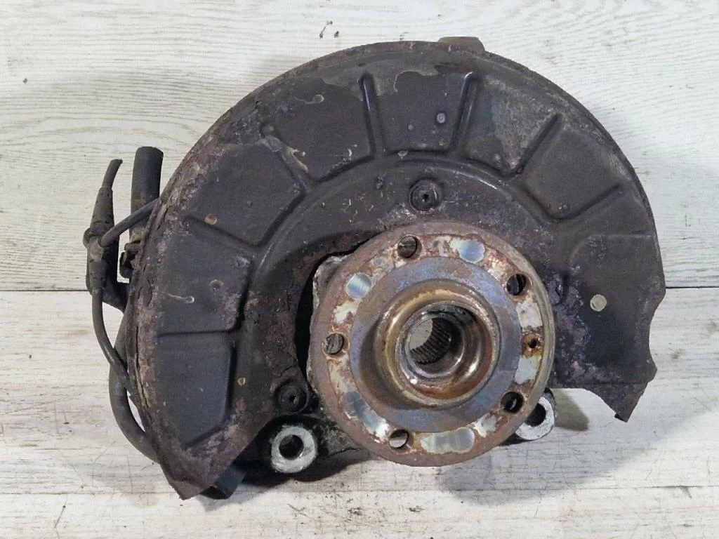 Поворотный кулак Volkswagen Passat B6 2006