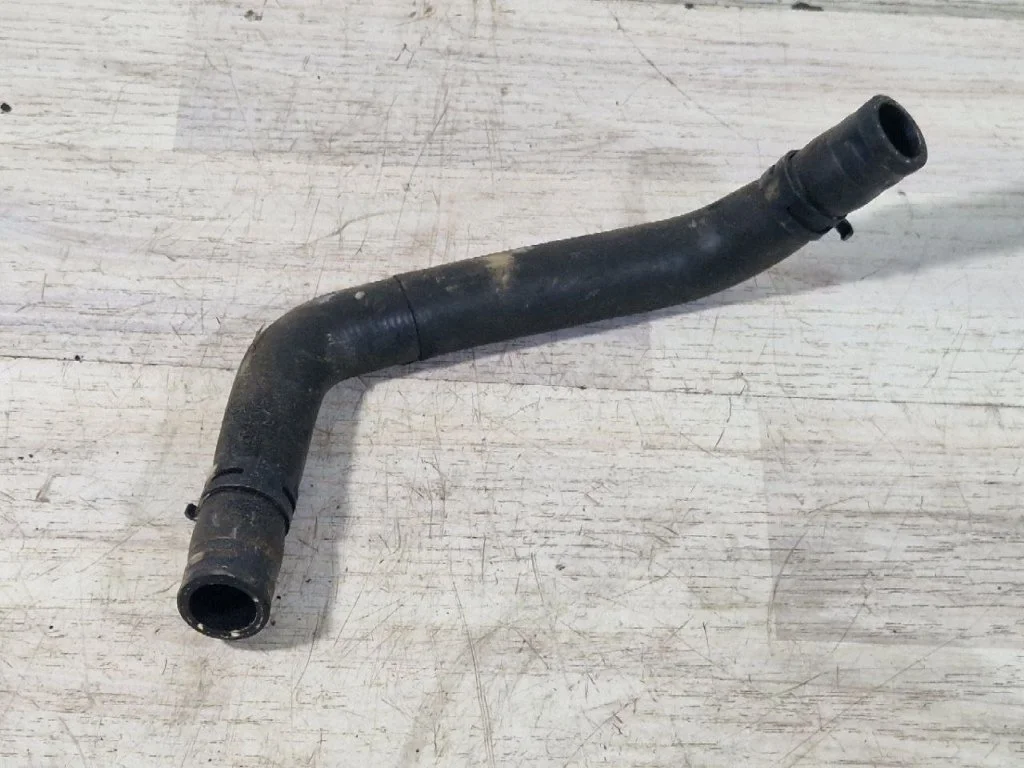 Патрубок охлаждения Volkswagen Passat B6 2006