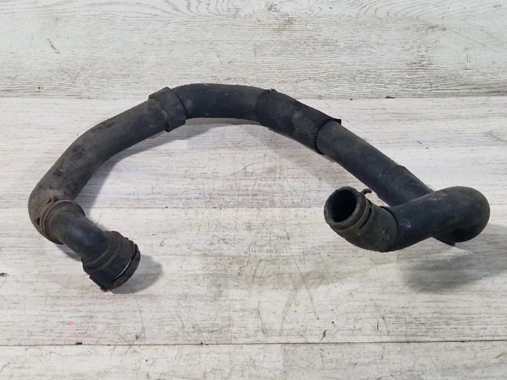 Патрубок охлаждения Volkswagen Passat B6 2006