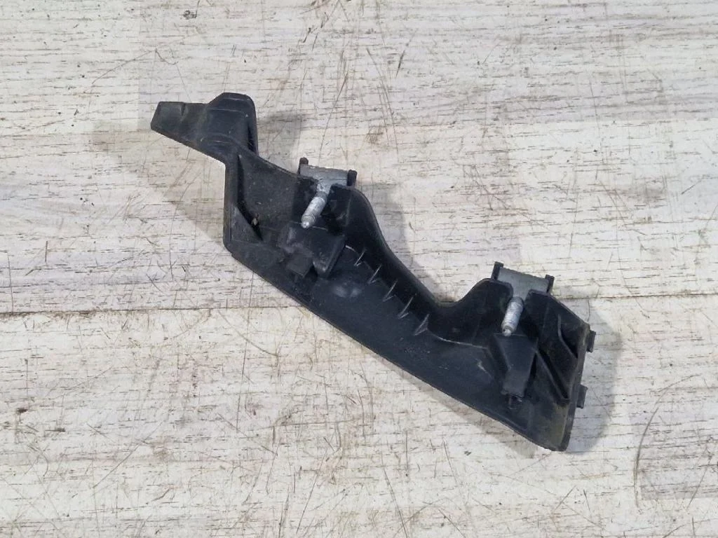 Кронштейн бампера Volkswagen Passat B6 2006