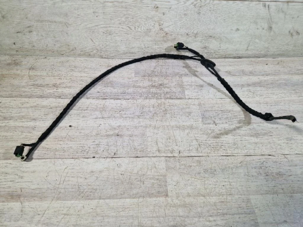 Проводка форсунок стеклоомывателя Volkswagen Passat B6 2006