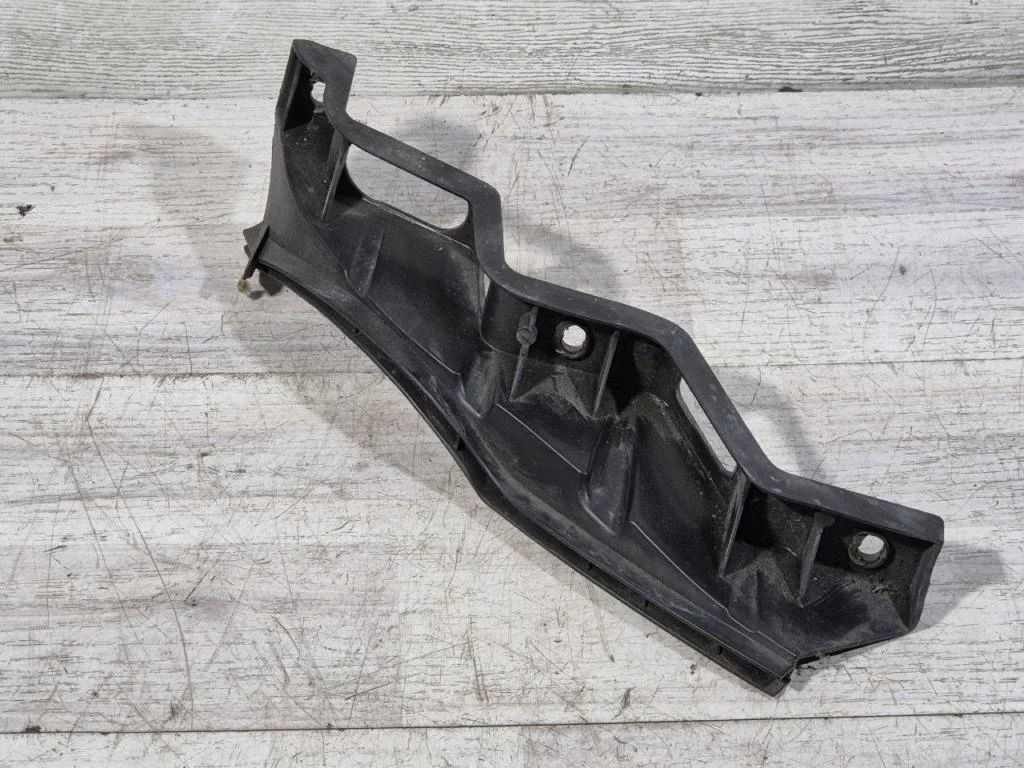 Кронштейн бампера Volkswagen Passat B6 2006