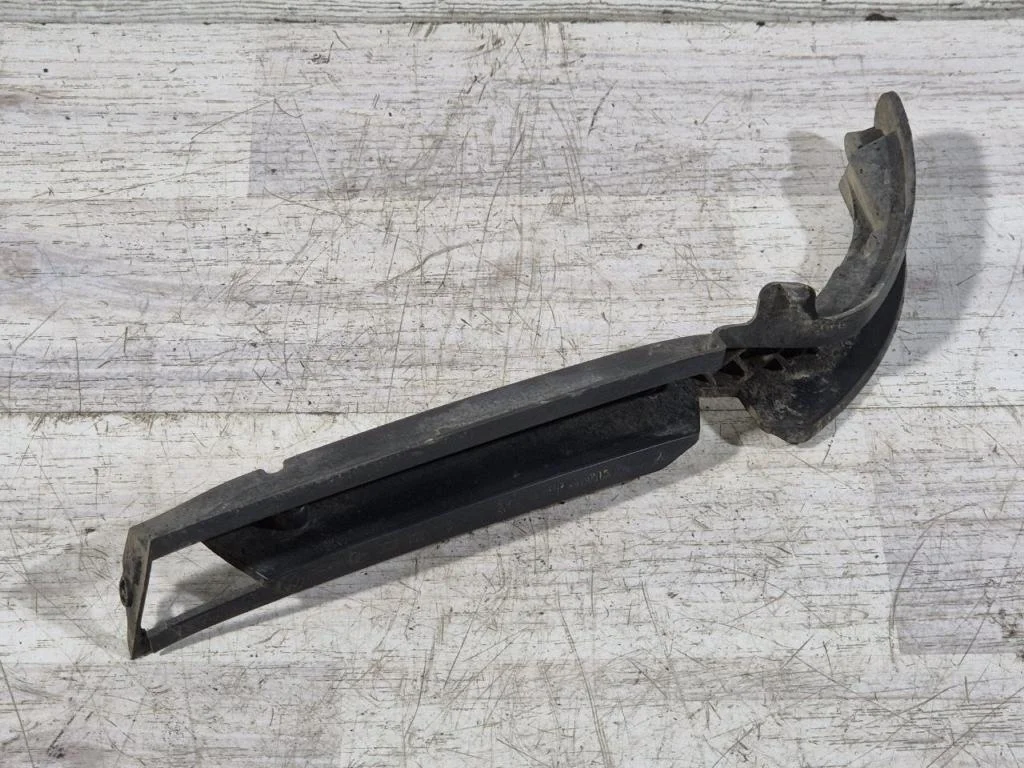 Кронштейн бампера Volkswagen Passat B6 2006