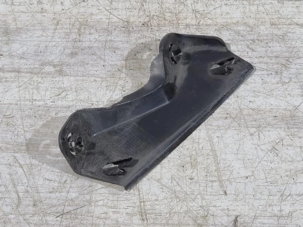 Кронштейн бампера Volkswagen Passat B6 2006