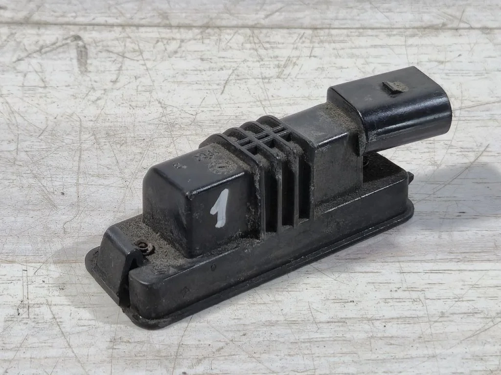 Подсветка номерного знака Volkswagen Passat B6 2006