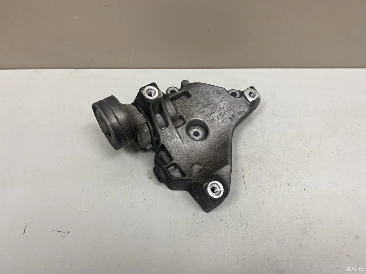 Кронштейн компрессора кондиционера skoda fabia 2 5